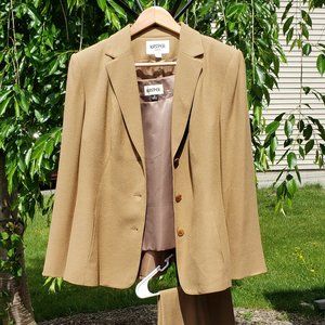 Lady's suit set